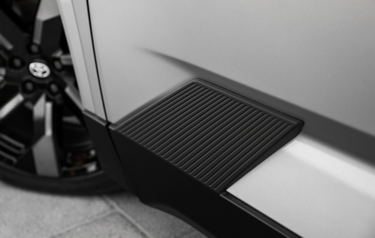 2027_Toyota_Highlander_Limited_Spellbound2Tone_017